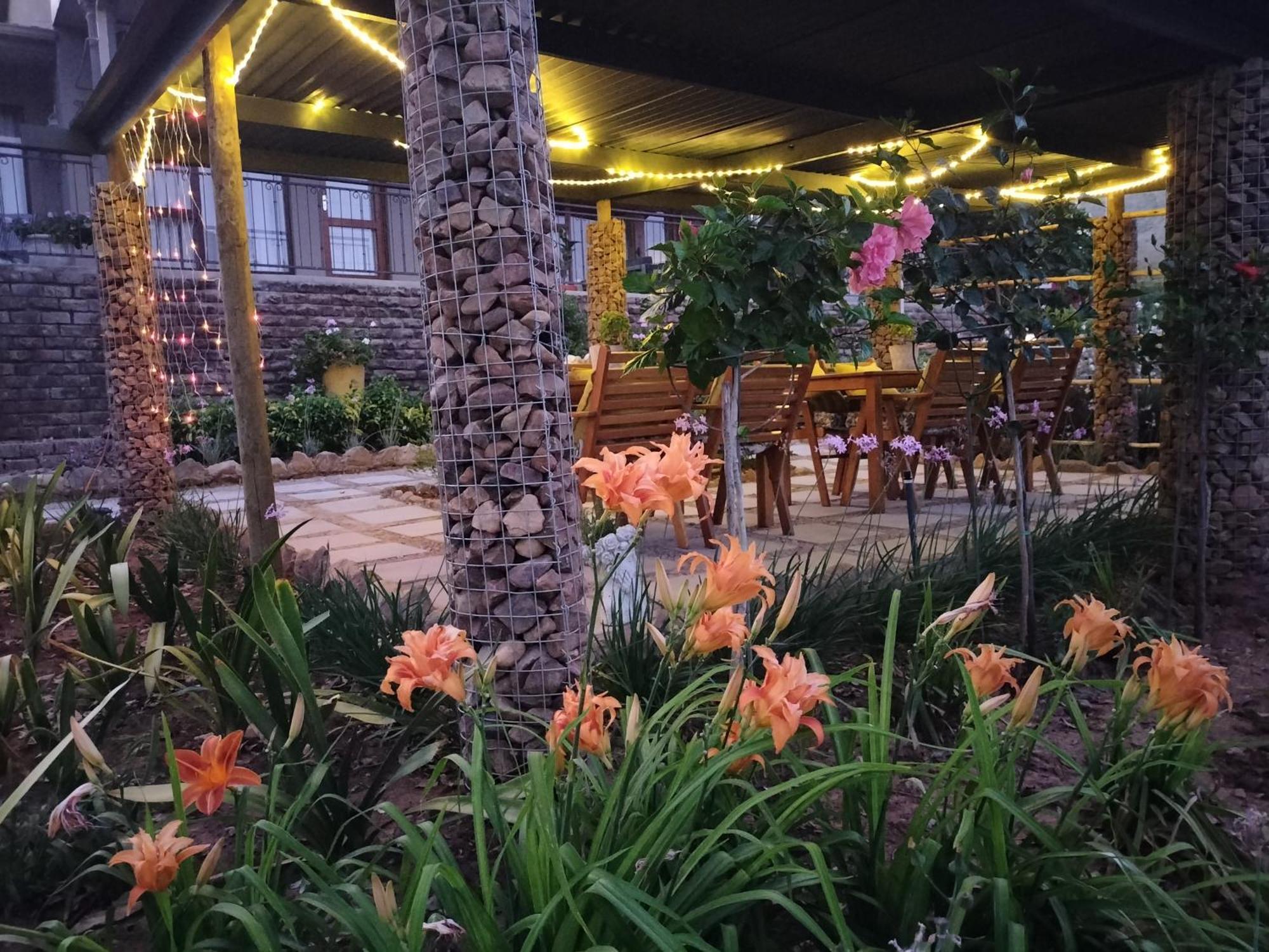 Die Fonteine Country Guesthouse And Glamping Oudtshoorn Buitenkant foto