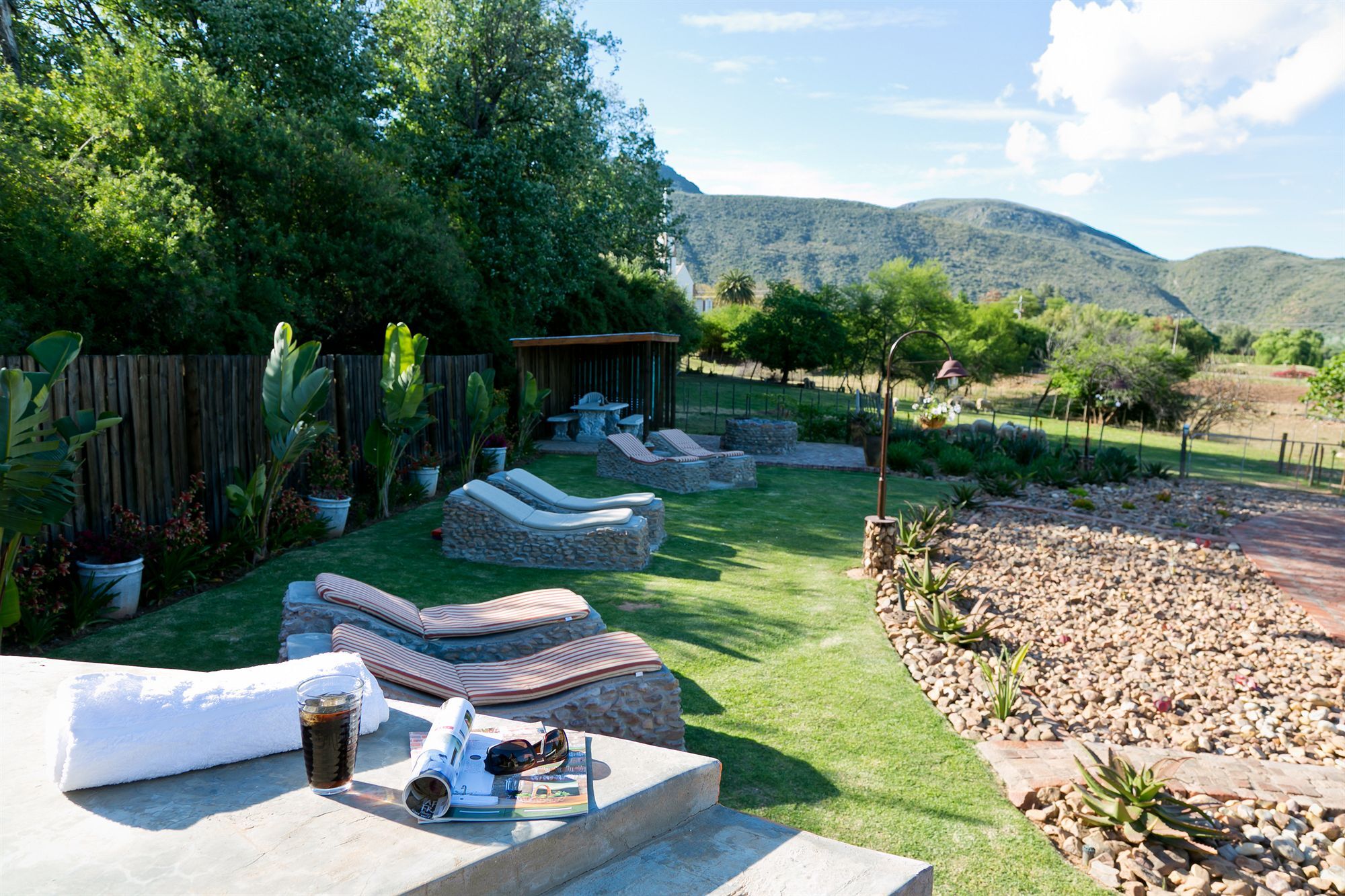 Die Fonteine Country Guesthouse And Glamping Oudtshoorn Buitenkant foto